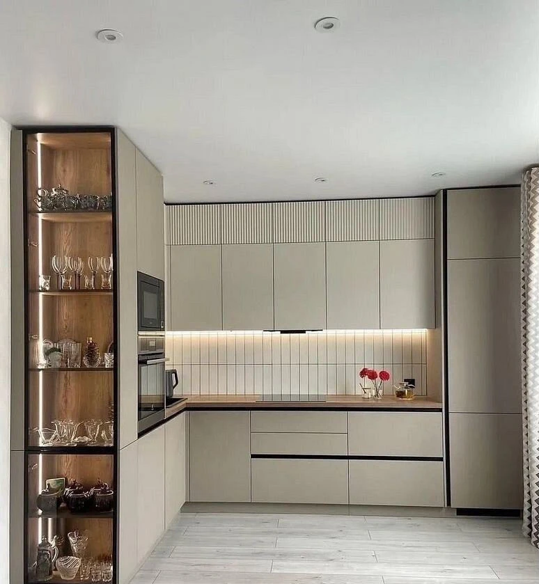 Функциональная кухня с ящиками Blum