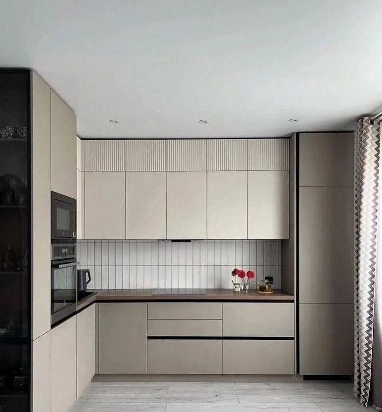 Функциональная кухня с ящиками Blum